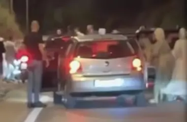 خلاف عائلي يحول موكب زفاف إلى عراك مثير وسط كورنيش طنجة